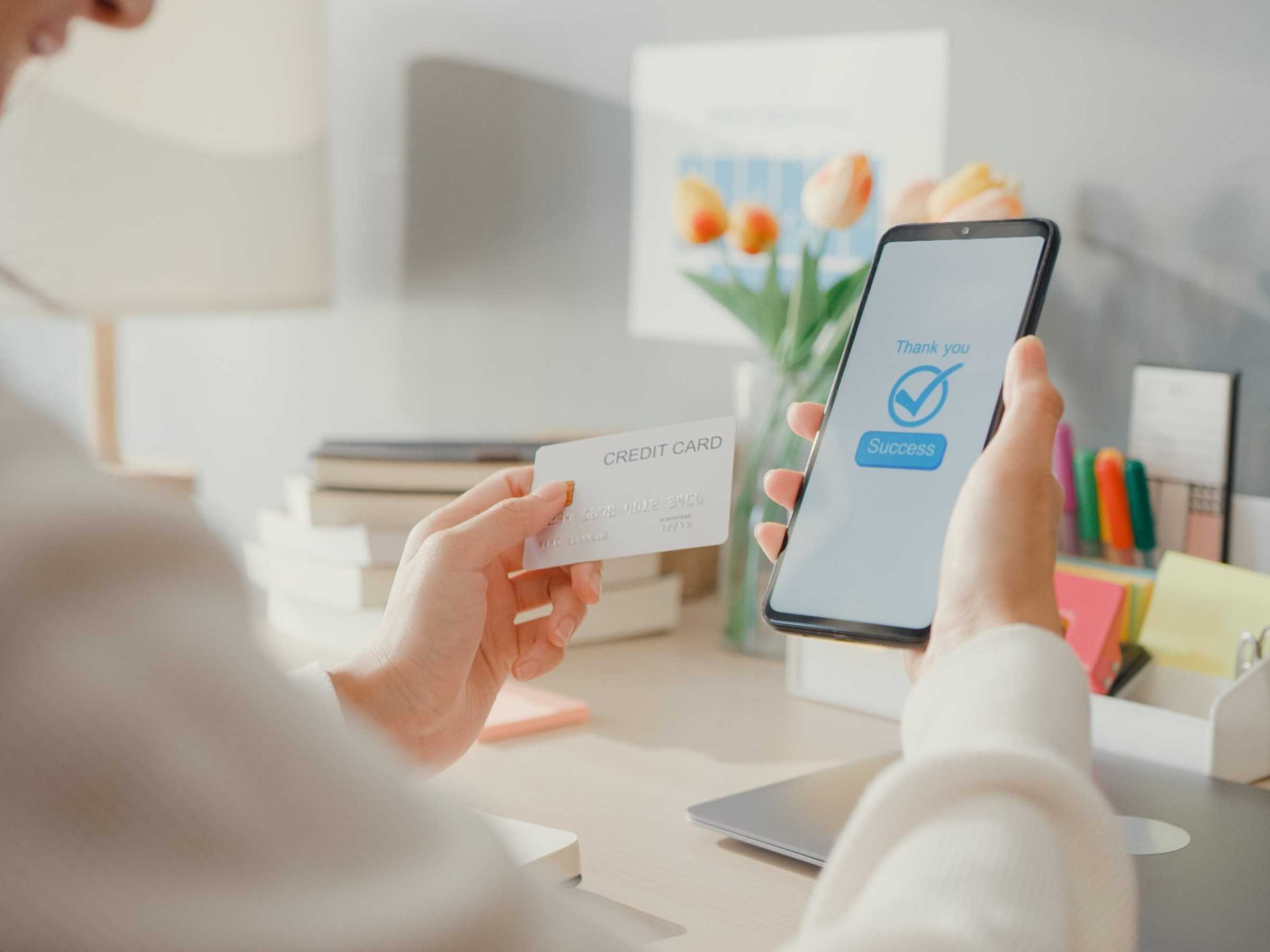 Mit uns wird E-Commerce wieder einfach. Bessere Konversion garantiert! Mit uns wird E-Commerce wieder einfach. Bessere Konversion garantiert!